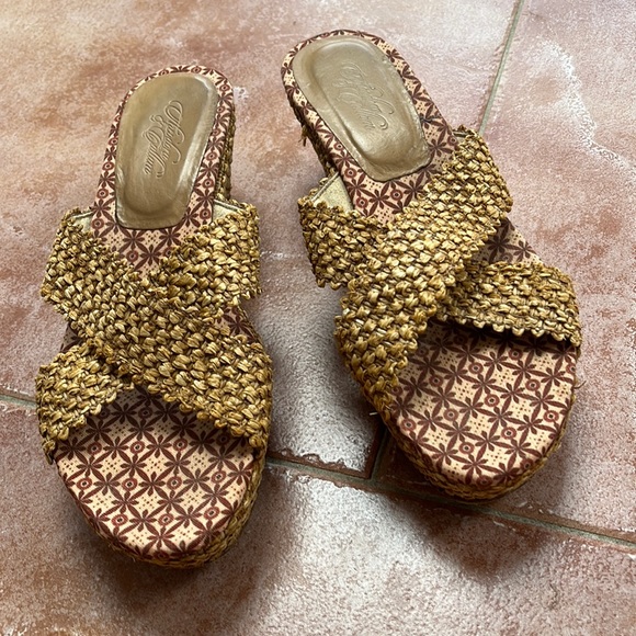 Theodora & Callum stuart weitzman - Picture 1 of 6